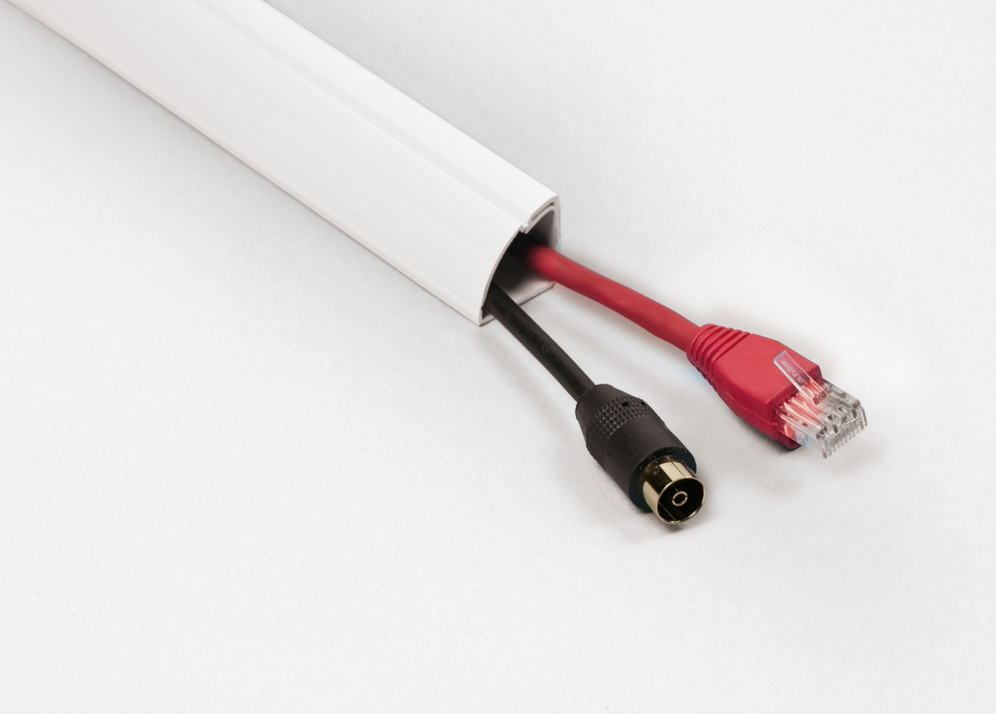 D-Line Quadrant Trunking 22 x 22mm & Accessories