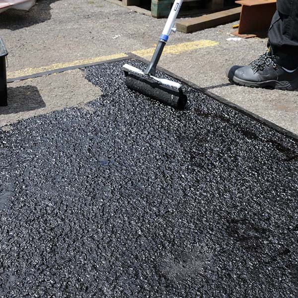 Bitumen, Tarmac, Felt Adhesive and Compound Paints